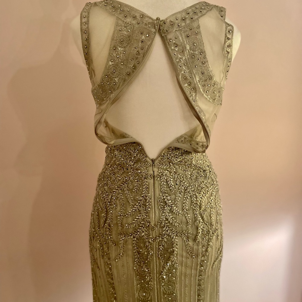 Beautiful, Elegant , mermaid gown by Elle Wilde by Mon Cherie size 0 - Picture 8 of 8